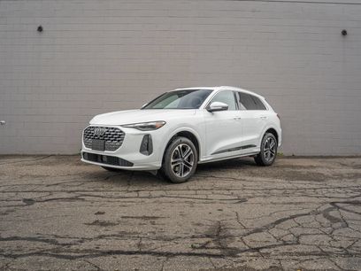 Used 2025 Audi Q5 Premium w/ Convenience Package
