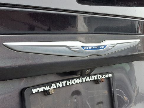 Certified 2018 Chrysler Pacifica Touring-L image 30