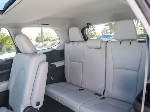 Used 2025 Toyota Grand Highlander FWD image 19