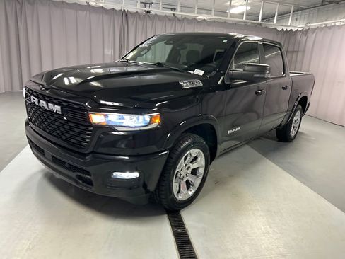 Used 2025 RAM 1500 Big Horn AWD/4WD image 3