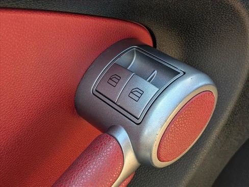 Used 2009 Mercedes-Benz SLK 350 image 11