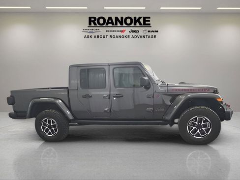 Used 2024 Jeep Gladiator Rubicon image 9