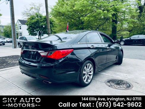 Used 2012 Hyundai Sonata SE w/ Navigation & Sunroof Pkg FWD image 5