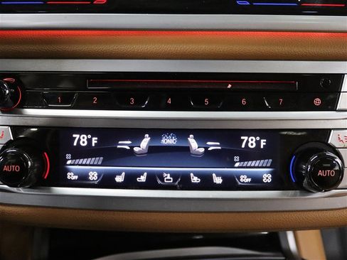 Used 2018 BMW 750Li xDrive w/ Executive Package image 37