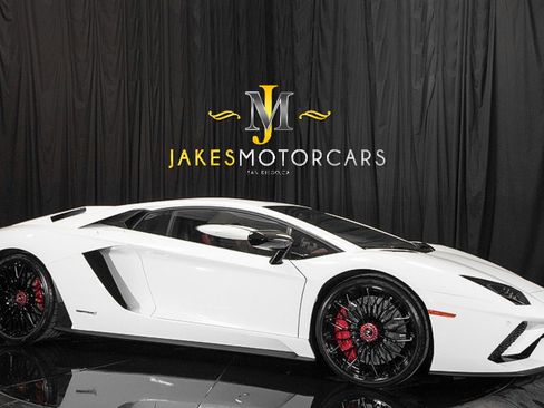 Used 2017 Lamborghini Aventador S image 18