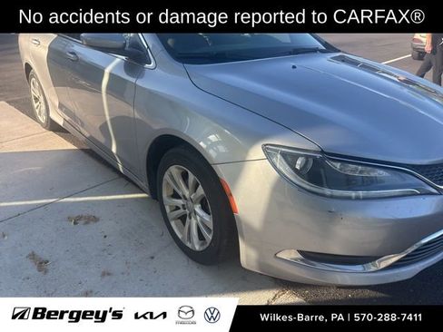 Used 2016 Chrysler 200 Limited w/ Convenience Group FWD image 2