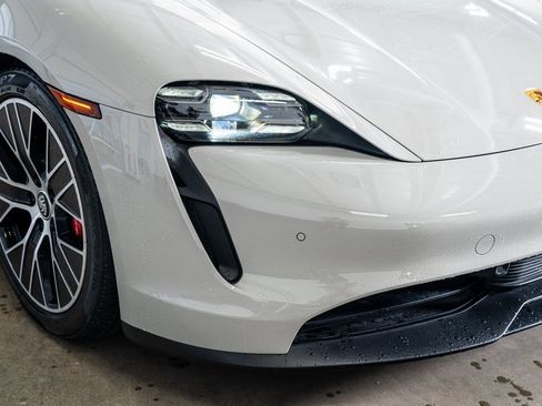Used 2021 Porsche Taycan 4S image 16