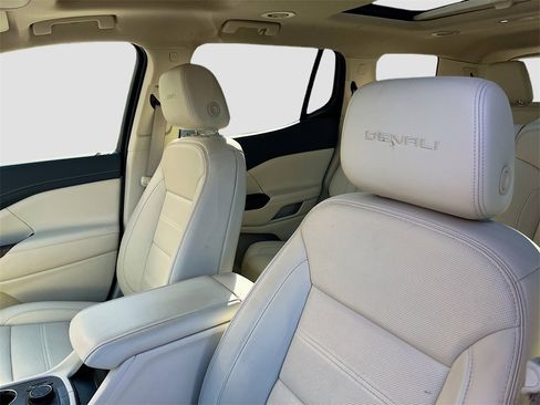 Used 2022 GMC Acadia Denali w/ Denali Ultimate Package image 19