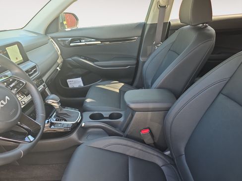Certified 2026 Kia Seltos EX FWD image 21