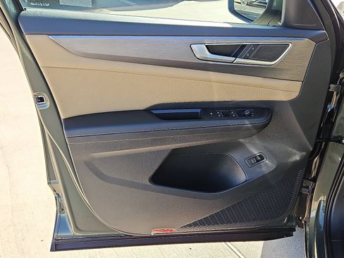 New 2026 Volkswagen Atlas Cross Sport SE image 13