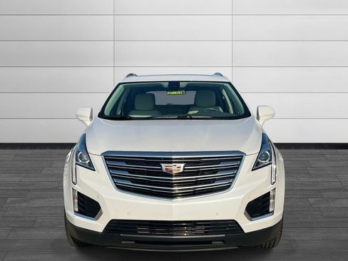Used 2018 Cadillac XT5 Luxury w/ Driver Awareness Package FWD image 8