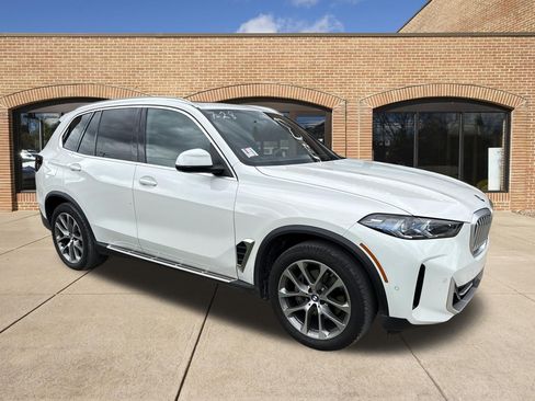 Used 2025 BMW X5 xDrive40i AWD/4WD image 1