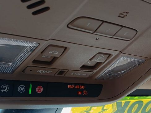 Used 2021 Cadillac XT5 Premium Luxury w/ Platinum Package image 26