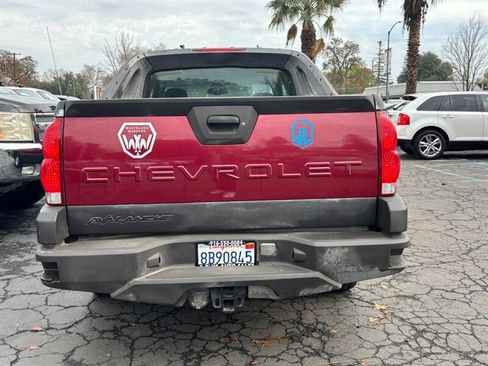 Used 2004 Chevrolet Avalanche 4x4 w/ Preferred Equipment Group image 3