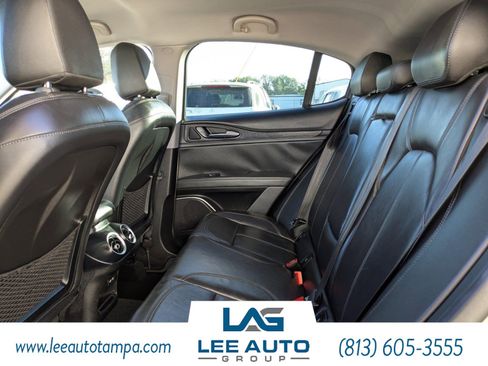 Used 2019 Alfa Romeo Stelvio image 14