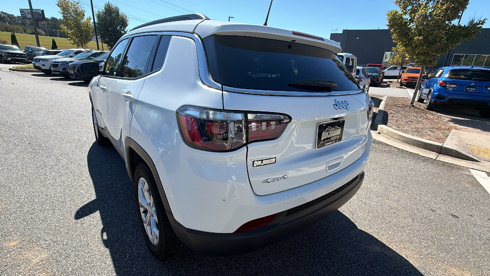 Used 2024 Jeep Compass Latitude AWD/4WD image 10