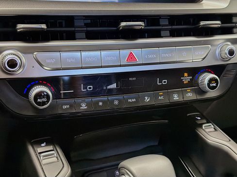 Used 2024 Kia Telluride S w/ S Sunroof Package AWD/4WD image 10