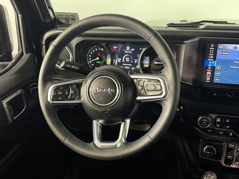 Used 2024 Jeep Wrangler High Altitude AWD/4WD image 36