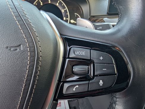 Used 2018 BMW 530i xDrive image 16