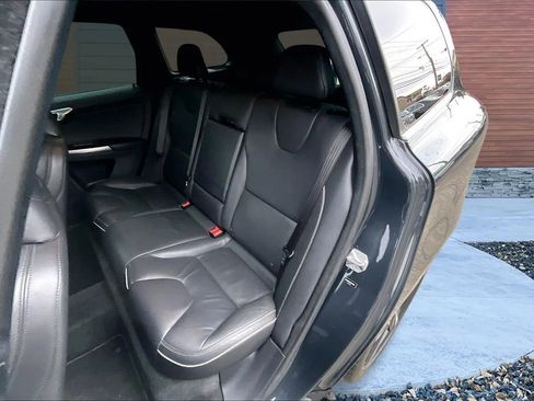 Used 2015 Volvo XC60 T6 R-Design w/ Proximity Package image 25