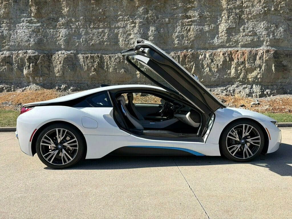 Used 2015 BMW i8 AWD/4WD image 3