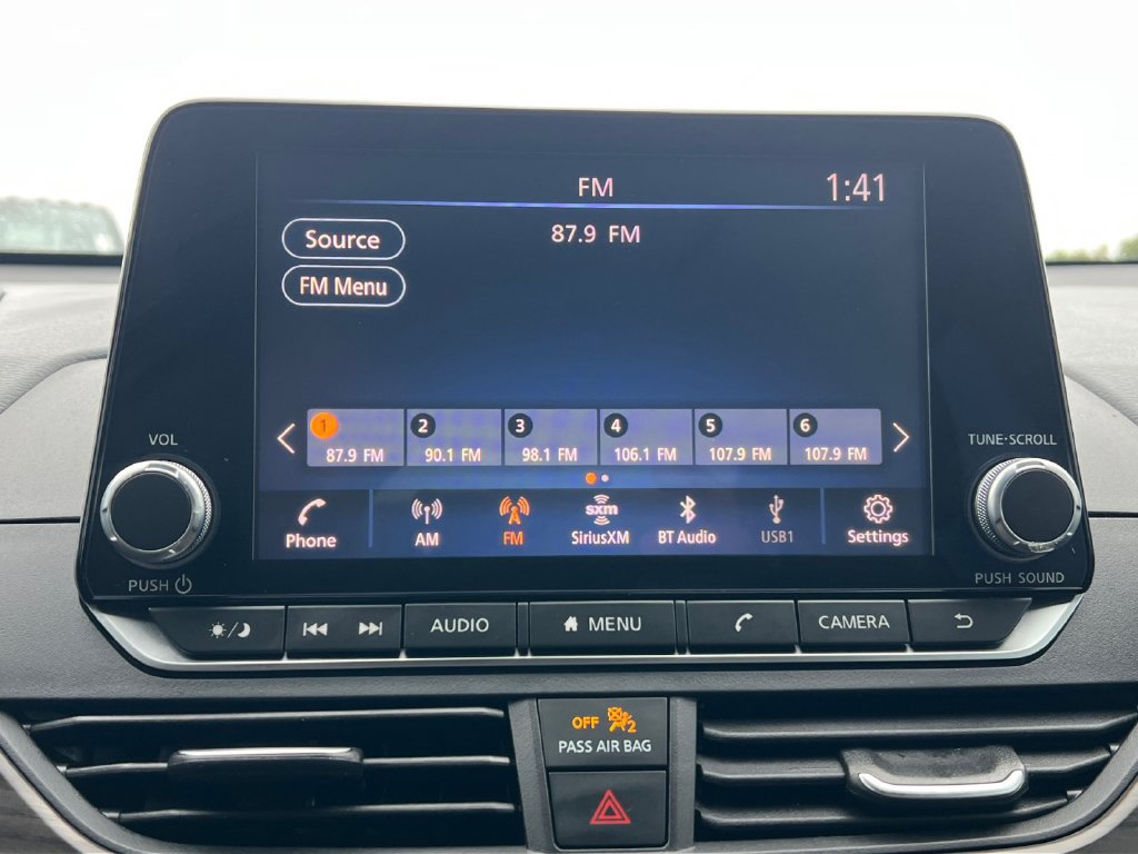 Used 2024 Nissan Altima 2.5 SV FWD image 8