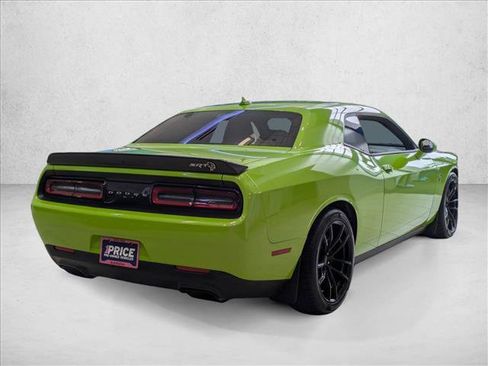 Used 2023 Dodge Challenger SRT Hellcat w/ Driver Convenience Group RWD image 5
