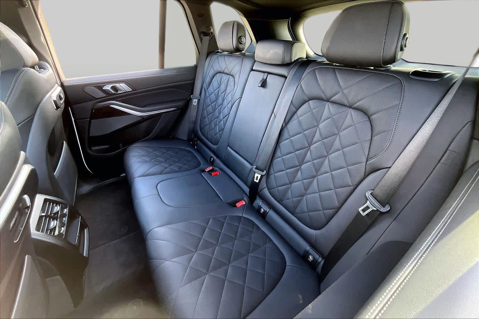 Used 2025 BMW X5 sDrive40i w/ Premium Package RWD image 19