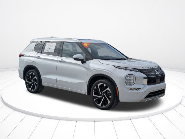 Used 2024 Mitsubishi Outlander SEL FWD image 2