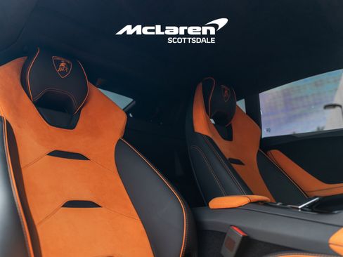 Used 2023 Lamborghini Huracan EVO image 26