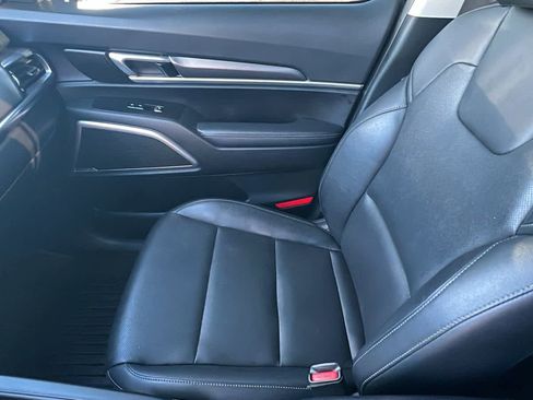 Used 2022 Kia Telluride LX image 12