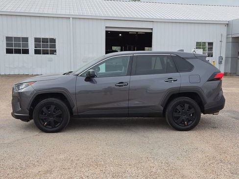 Used 2022 Toyota RAV4 LE FWD image 40