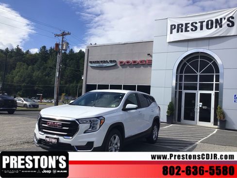 Used 2024 GMC Terrain SLE AWD/4WD image 1