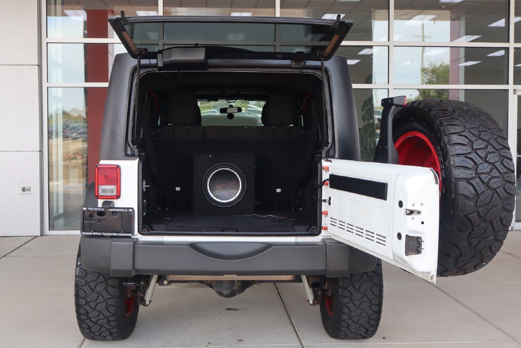 Used 2015 Jeep Wrangler Unlimited Sport w/ Connectivity Group AWD/4WD image 8
