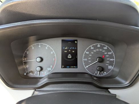 Used 2023 Toyota Corolla Cross L FWD image 18