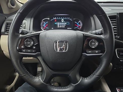 Used 2020 Honda Pilot Touring image 19