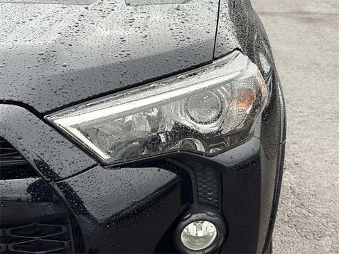 Used 2016 Toyota 4Runner SR5 Premium image 10