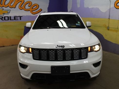 Used 2021 Jeep Grand Cherokee Altitude AWD/4WD image 3