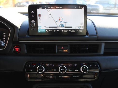 Used 2023 Honda Pilot Elite image 11