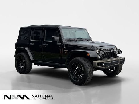 Used 2017 Jeep Wrangler Unlimited Sahara AWD/4WD image 7