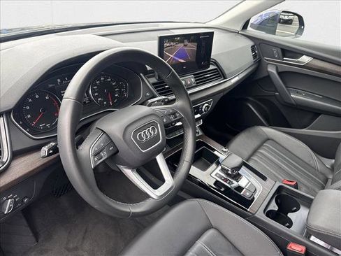 Used 2023 Audi Q5 2.0T Premium w/ Convenience Package image 9