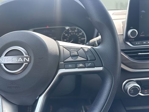 Used 2023 Nissan Altima 2.5 SV image 15