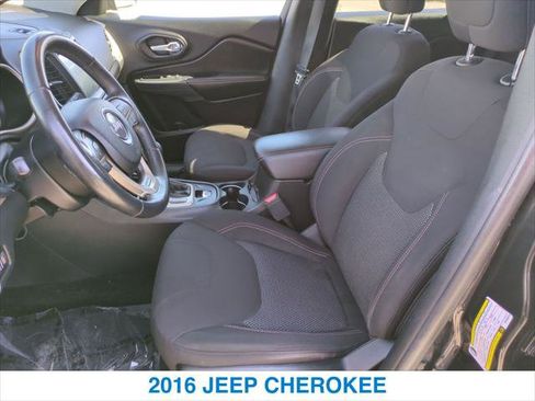 Used 2016 Jeep Cherokee 75th Anniversary image 20