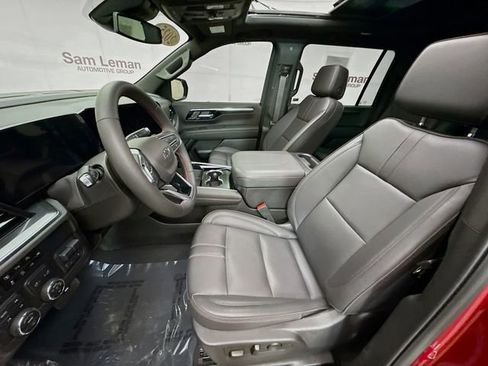 Used 2025 Chevrolet Suburban RST w/ RST Capability Package AWD/4WD image 25