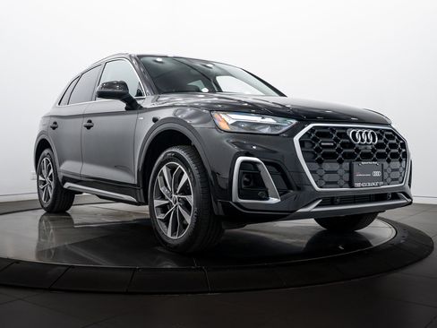 Certified 2025 Audi Q5 2.0T Premium Plus image 1