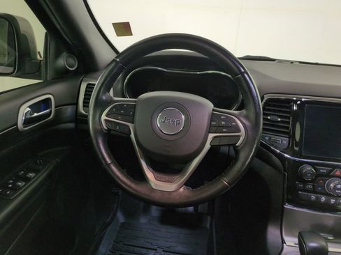 Used 2021 Jeep Grand Cherokee Laredo X image 17