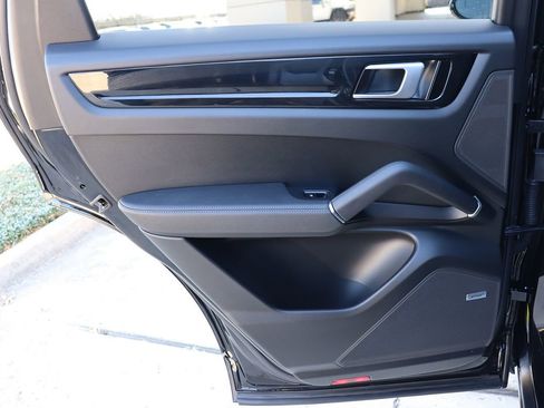 Used 2021 Porsche Cayenne Coupe image 51