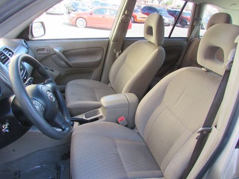 Used 2005 Toyota RAV4 2WD image 14