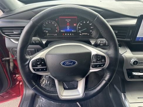 Used 2022 Ford Explorer XLT w/ Equipment Group 202A image 13