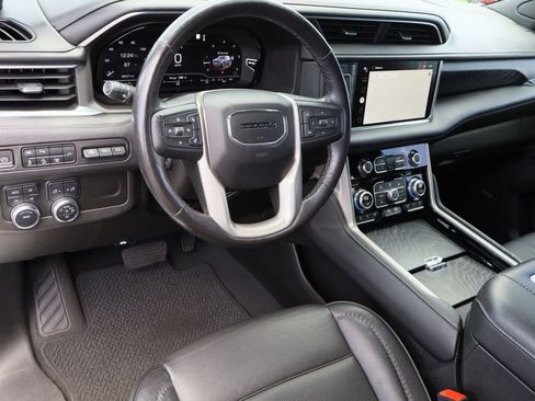 Used 2022 GMC Yukon XL Denali AWD/4WD image 12